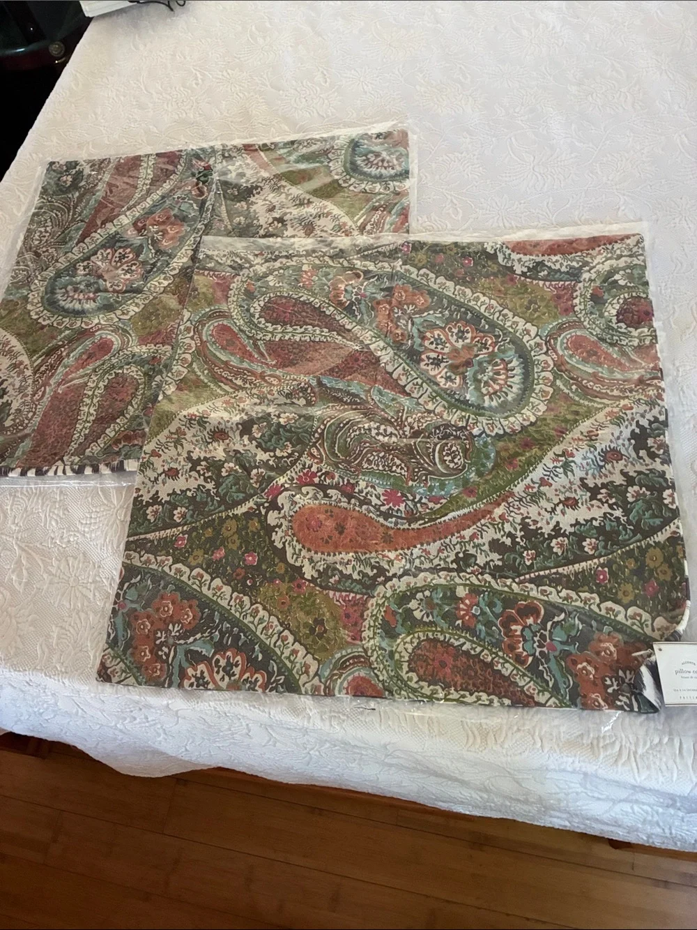 New set of 2 Pottery Barn Zia Paisley shams reversible 24” x 24”